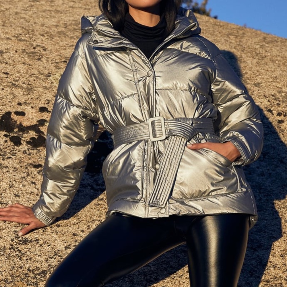 NOIZE Bonita Silver Quilted Belted Puffer Jacket